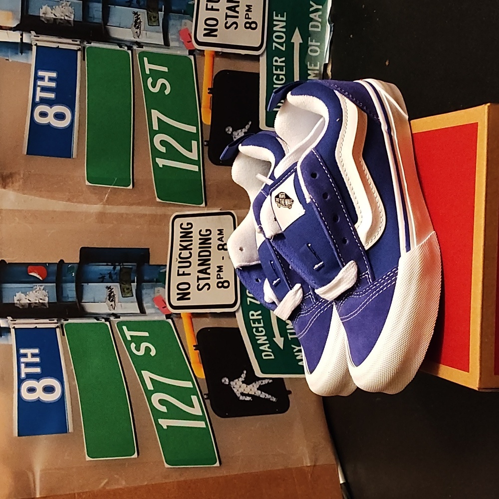Vans - Picture 4 of 5